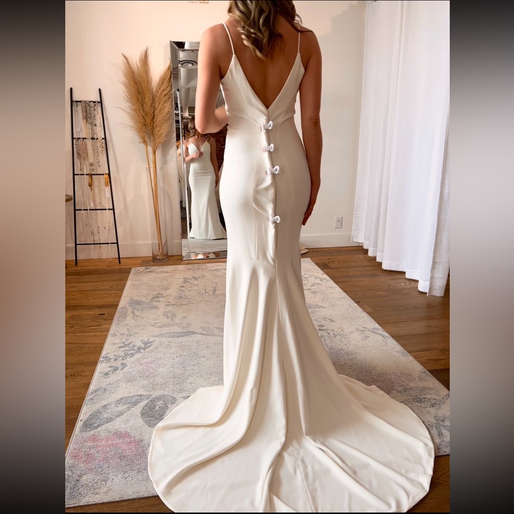 Timeless and Classic Crepe Wedding Gown